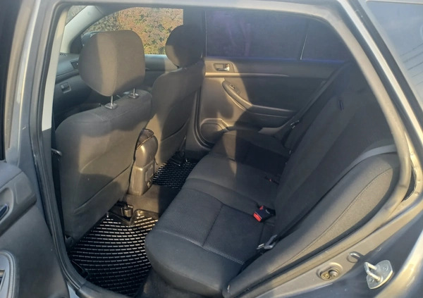 Toyota Avensis cena 10900 przebieg: 193000, rok produkcji 2003 z Łódź małe 37